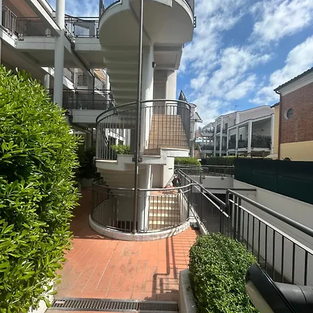 Nina Mare Apartment *